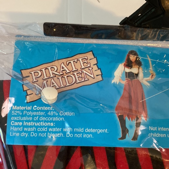 Forum Novelties Women’s pirate maiden red and black stripe costume - one size - Picture 5 of 6